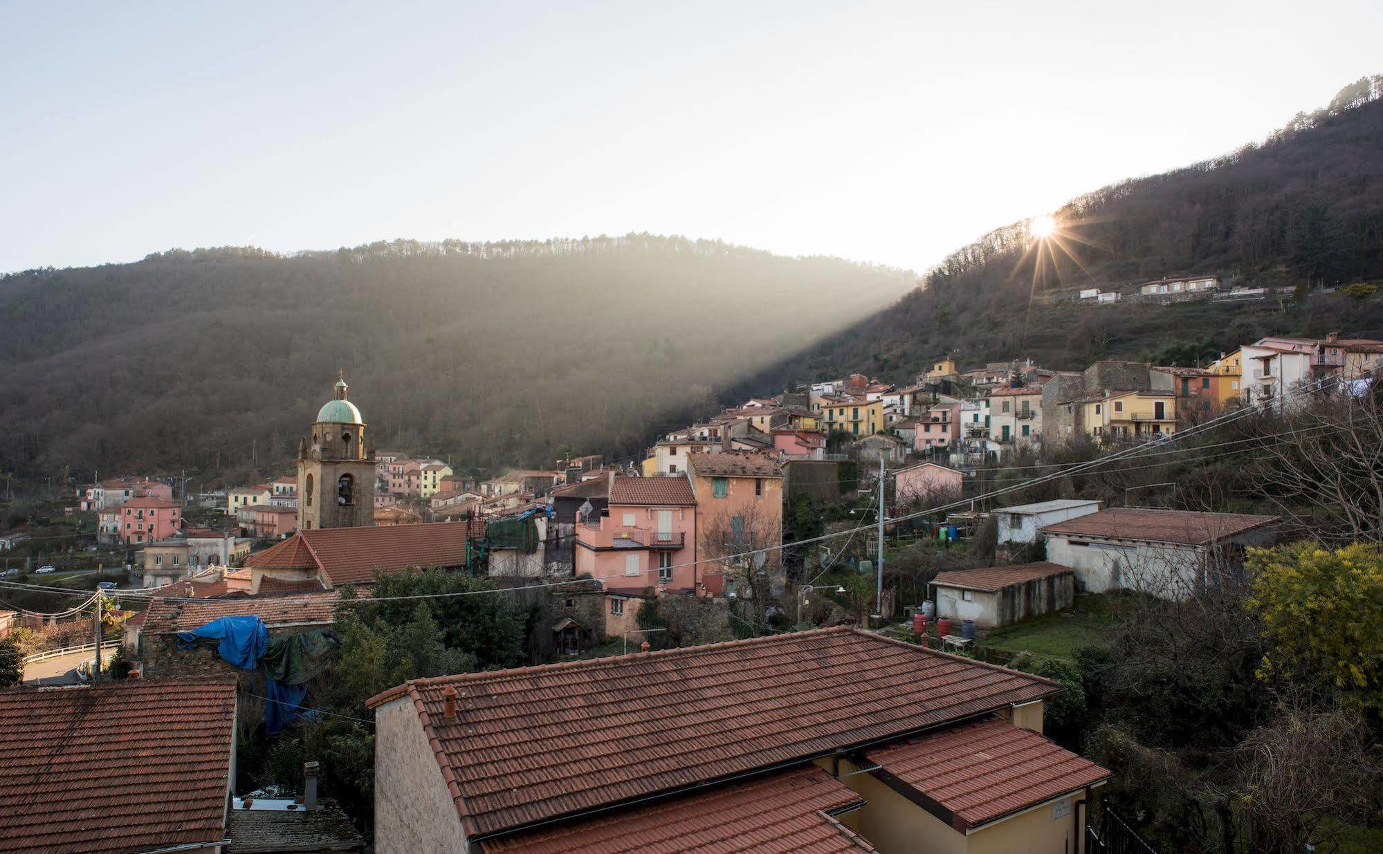 Ostello Tramonti Biassa ภายนอก รูปภาพ