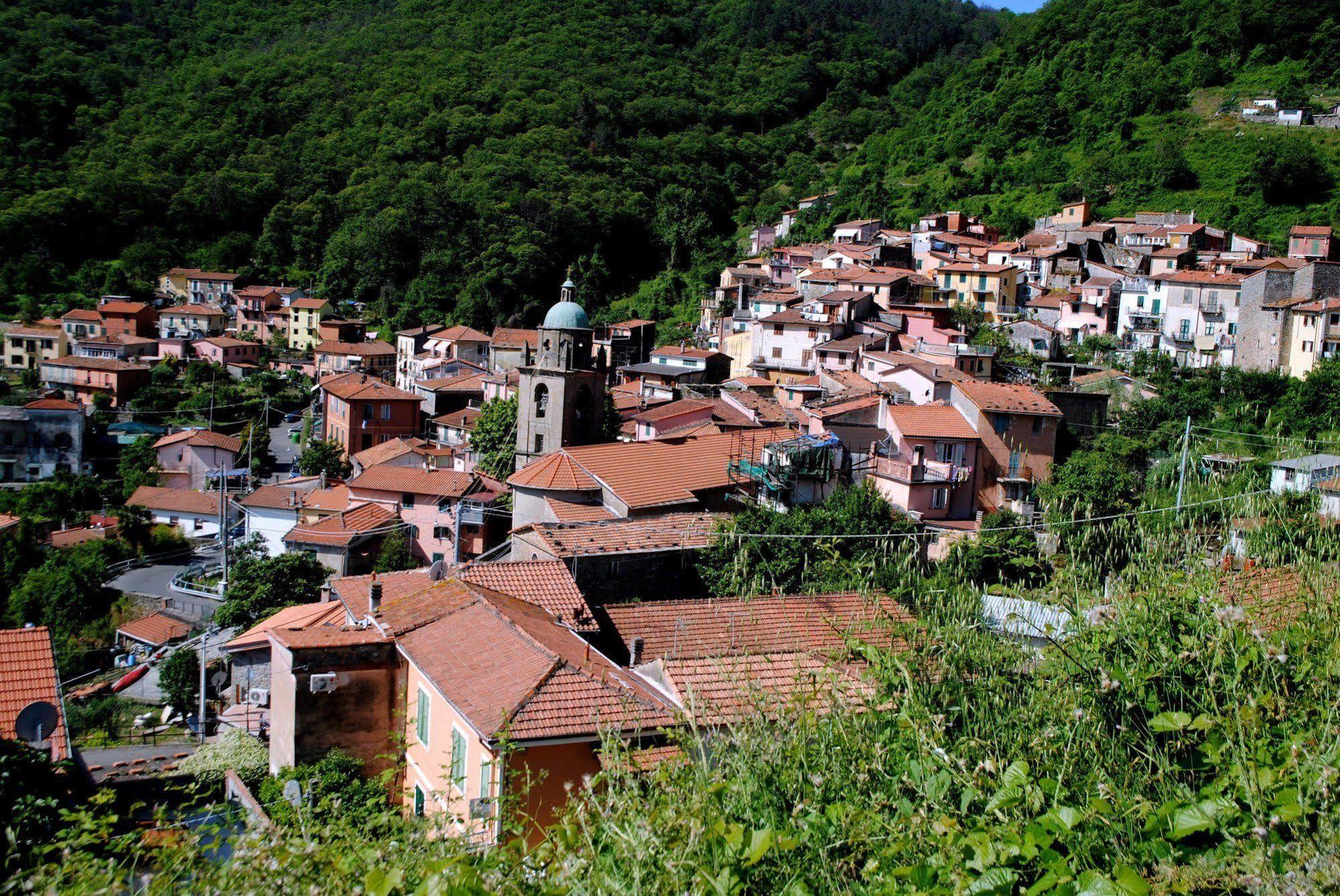 Ostello Tramonti Biassa ภายนอก รูปภาพ