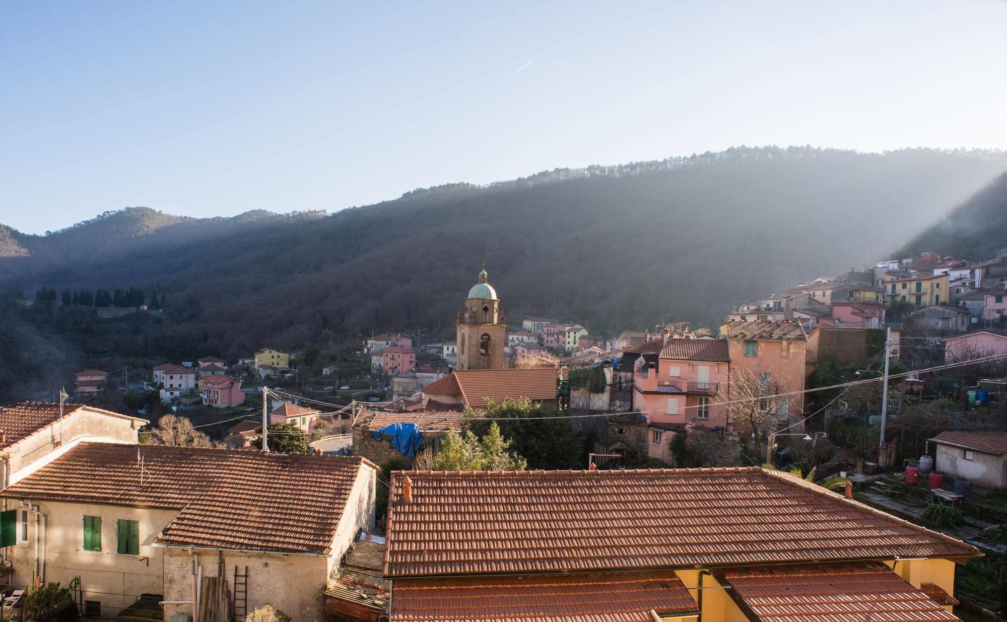 Ostello Tramonti Biassa ภายนอก รูปภาพ